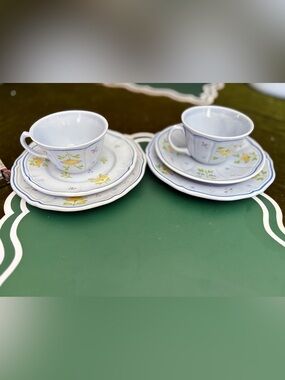 Longchamp cups and saucers with dessert place